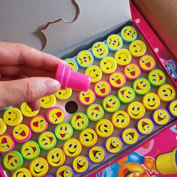 PICCOLI TIMBRI CON FACCINE (60 pz.)