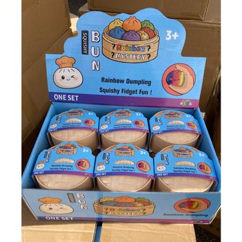 RAGE - RAINBOW Squishy Bun Dumplings GRANDE (Dim. 8.5 x 8.5 x 4.8 cm) - Giocattolo Fidget Viral 2026 (12 pz.)