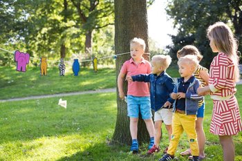 BS BUITENSPEEL – GIOCO DI LANCIO SEDERINI DI ANIMALI IN LEGNO (2 pz.)