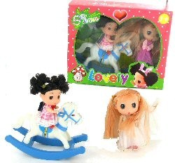 Set di 2 Bambole con Cavallo a Dondolo