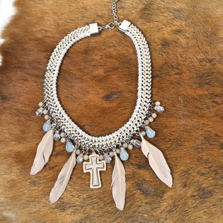 Collana di Lusso Beige/Crema con Croce (1 pz)