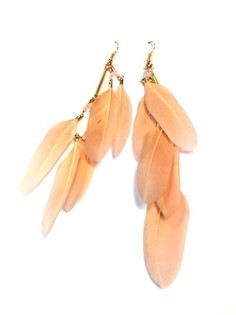 Orecchini con piume colore arancione/salmone (1 pz)