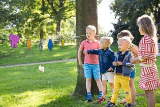 BS BUITENSPEEL &ndash; GIOCO DI LANCIO SEDERINI DI ANIMALI IN LEGNO (2 pz.)